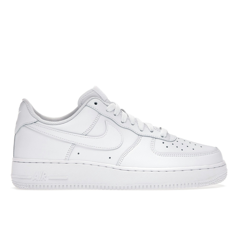 Nike Air Force 1 07 Triple White